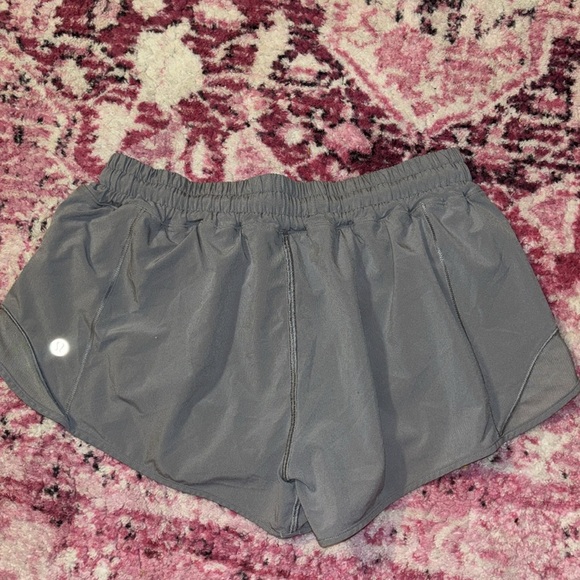Rhino Grey Lululemon shorts size 8 (2.5 inch) - Picture 2 of 4